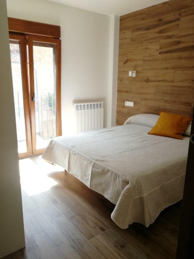 Apartamentos La Reunion Camarena de la Sierra Ngoại thất bức ảnh